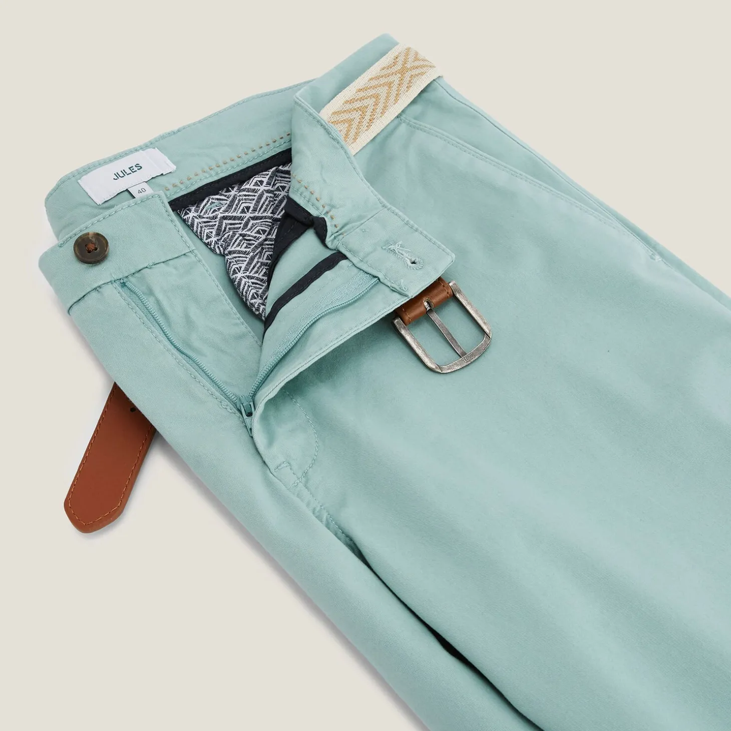 Flash Sale Effen chinobermuda met riem Bermuda