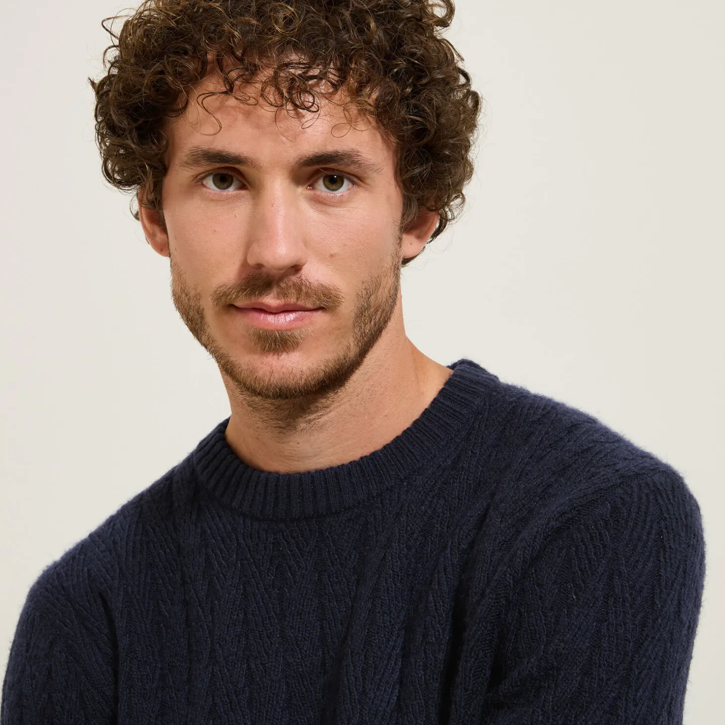 Outlet Kabeltrui met ronde hals Trui