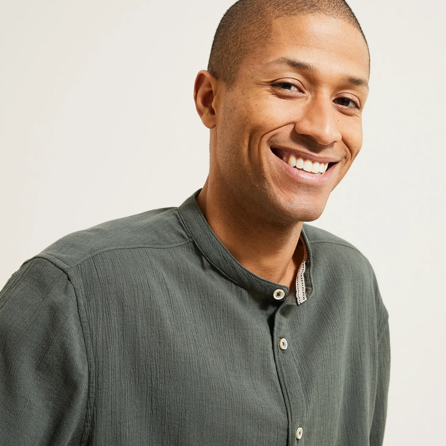 Sale Regular effen hemd in gekreukte stof van katoen en Overhemd