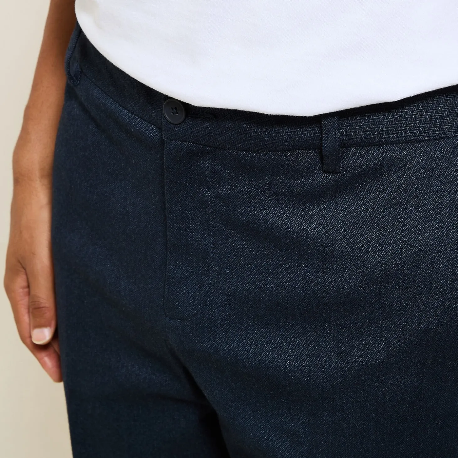 Online Relax chinobroek met plooien en visgraatmotief Broek