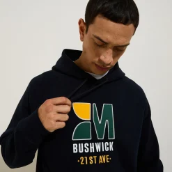 Best Sweater met kap, patch en borduursel vooraan Sweater