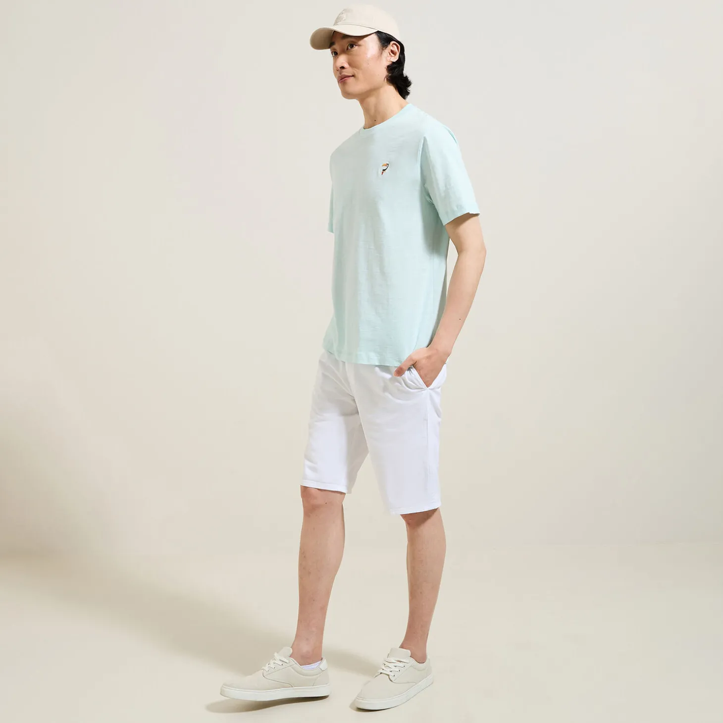 Fashion T-shirt in gevlamde stof met borduursel op de bors T-shirt