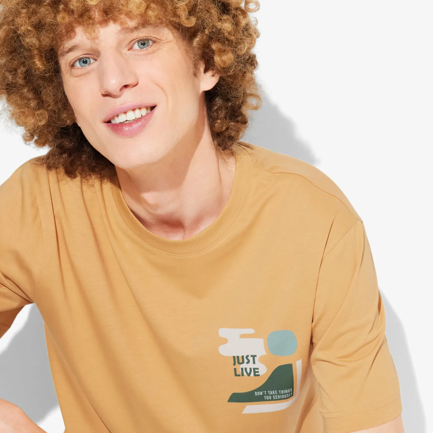 Online T-shirt met ronde hals en willekeurige print T-shirt